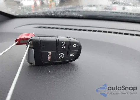 2015 Jeep Grand Cherokee Limited z USA, uszkodzony, nr VIN 1C4RJFBG1FC877881